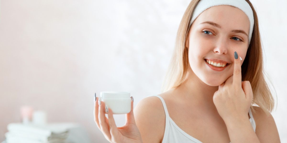 How to Use Whitening Cream in Pakistan for Brighter Skin